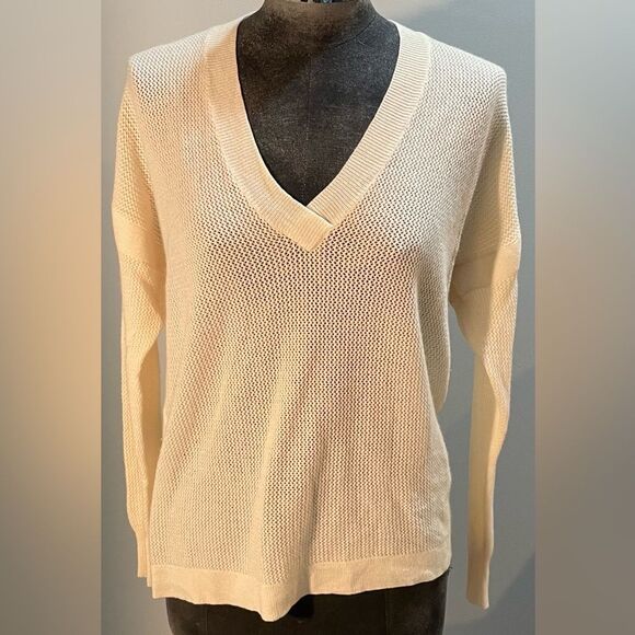 J Crew Collection Italian Cashmere Cream colored Sweater Size Medium - Picture 1 of 6